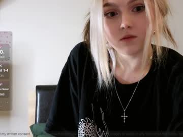 webcam girl small_blondee image #6442296