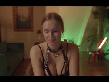webcam girl chillwithkira image #1417346