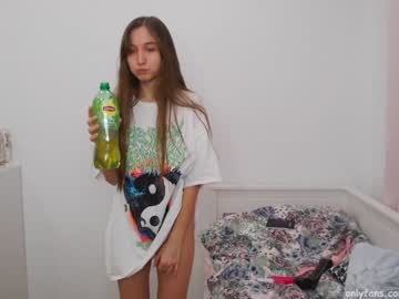 webcam girl ambertan1 image #729062