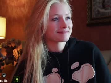 webcam girl bestblondiiecb image #5904433