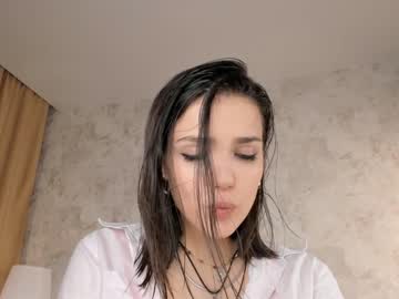 webcam girl emiliacourtney image #5575500