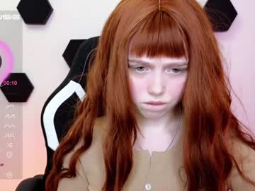 webcam girl small_blondee image #4367203