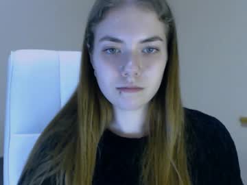 webcam girl zoey_deuttch image #3682380