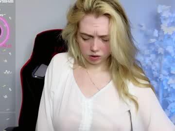 webcam girl small_blondee image #4345683