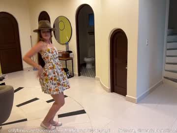 webcam girl bloomyogi image #994557