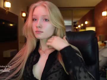 webcam girl bestblondiiecb image #3604341