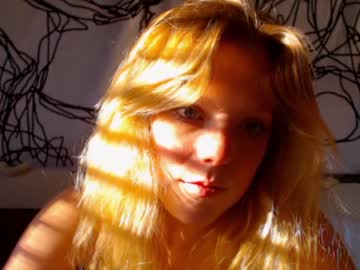 webcam girl crimsonxrapture image #447020