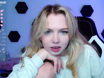 webcam girl small_blondee image #3867851