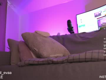 webcam girl lil_eva image #2579361