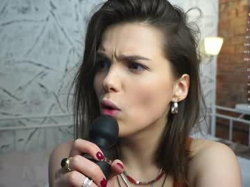 webcam girl emiliacourtney image #5798103