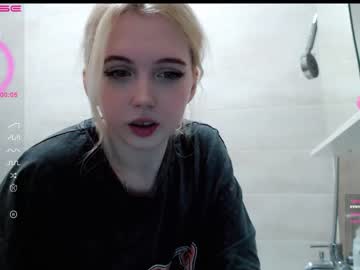 webcam girl small_blondee image #4154227