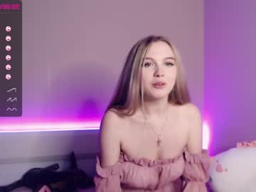 webcam girl small_blondee image #61720