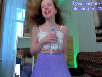 webcam girl milly_shy image #3352293
