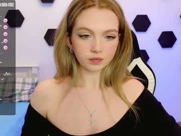 webcam girl small_blondee image #4595346