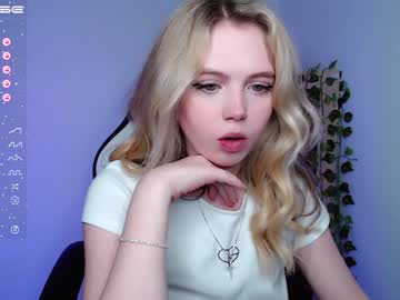 webcam girl small_blondee image #3848864
