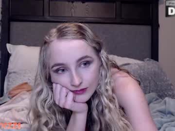 webcam girl peachezzs image #695055