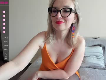 webcam girl emilymilf__ image #4188787