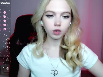 webcam girl small_blondee image #3811368