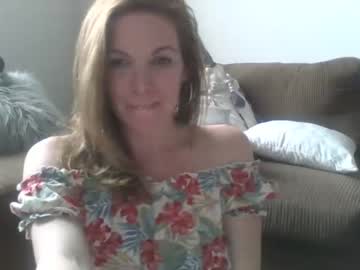 webcam girl cloverqueen21 image #6644389
