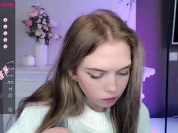 webcam girl small_blondee image #2943195