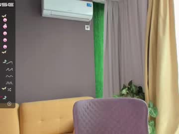webcam girl small_blondee image #1629322