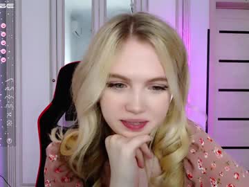 webcam girl small_blondee image #3805468