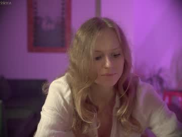 webcam girl chillwithkira image #1094854