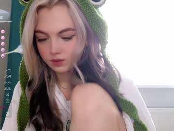 webcam girl small_blondee image #5455214