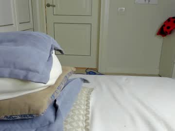 webcam girl lean_lie image #3632395