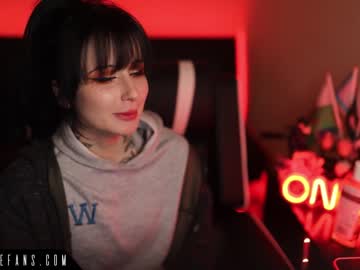 webcam girl raven_alternative image #6113542