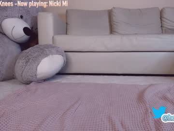 webcam girl hollyextra image #425379