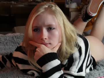 webcam girl bestblondiiecb image #6049169