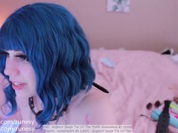 webcam girl runesy image #2037119