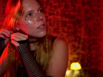 webcam girl crimsonxrapture image #313430