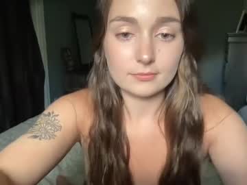 webcam girl naughtymiss222 image #2220472