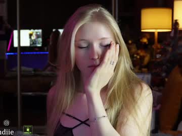 webcam girl bestblondiiecb image #6012590