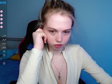 webcam girl small_blondee image #3788577