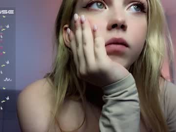 webcam girl small_blondee image #4439288