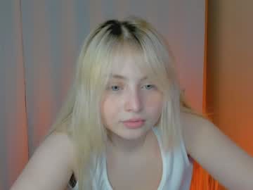 webcam girl shy_blondiee image #3670657