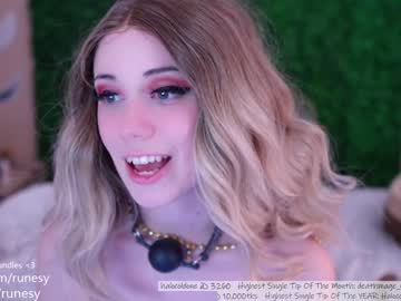 webcam girl runesy image #3293748