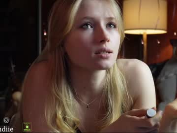 webcam girl bestblondiiecb image #6377360