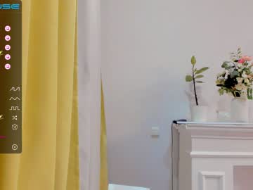 webcam girl small_blondee image #2672749