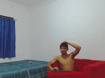 webcam man kam_and_friends image #4796033
