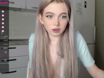 webcam girl small_blondee image #1223965