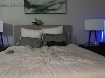 webcam couple ari_lovexo image #4878674