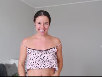 webcam girl emerald_kittycat image #2333091