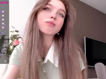 webcam girl small_blondee image #1772372