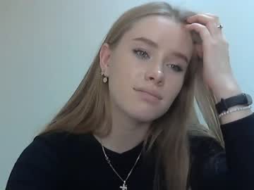 webcam girl bite_big_lips image #597577