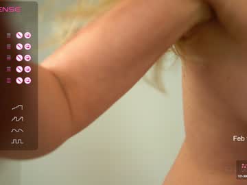 webcam girl k17167490 image #6310356
