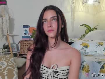 webcam girl grettabenett_ image #2788180